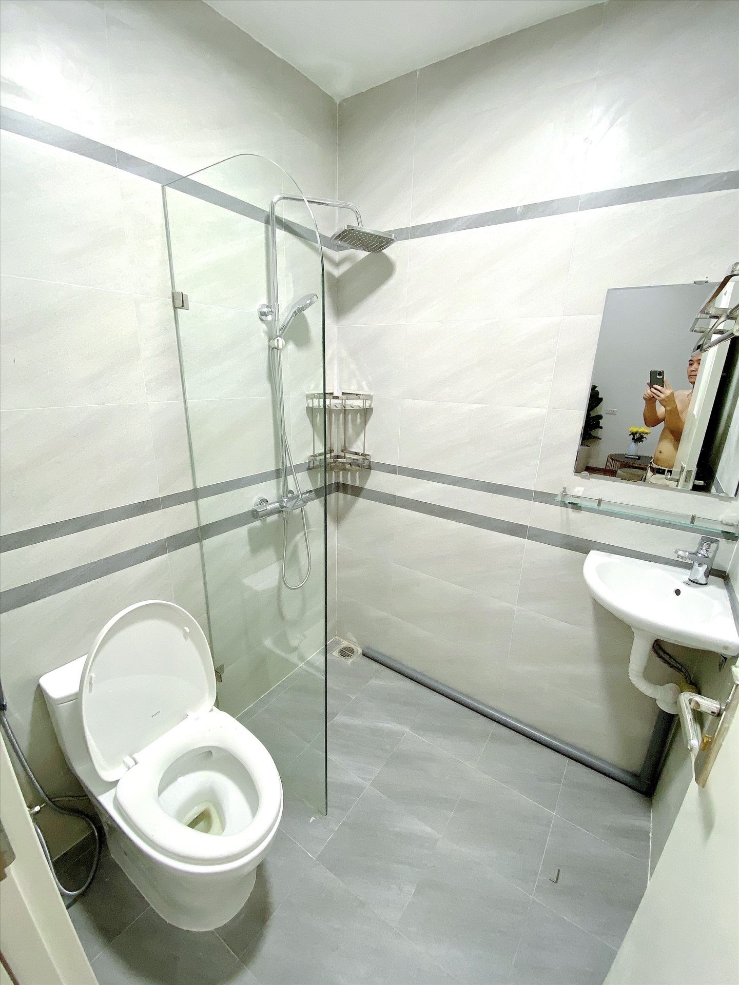 Phòng trọ Studio 25m2 tại Blue Homes Linh Lang - Ba Đình - Phòng tắm