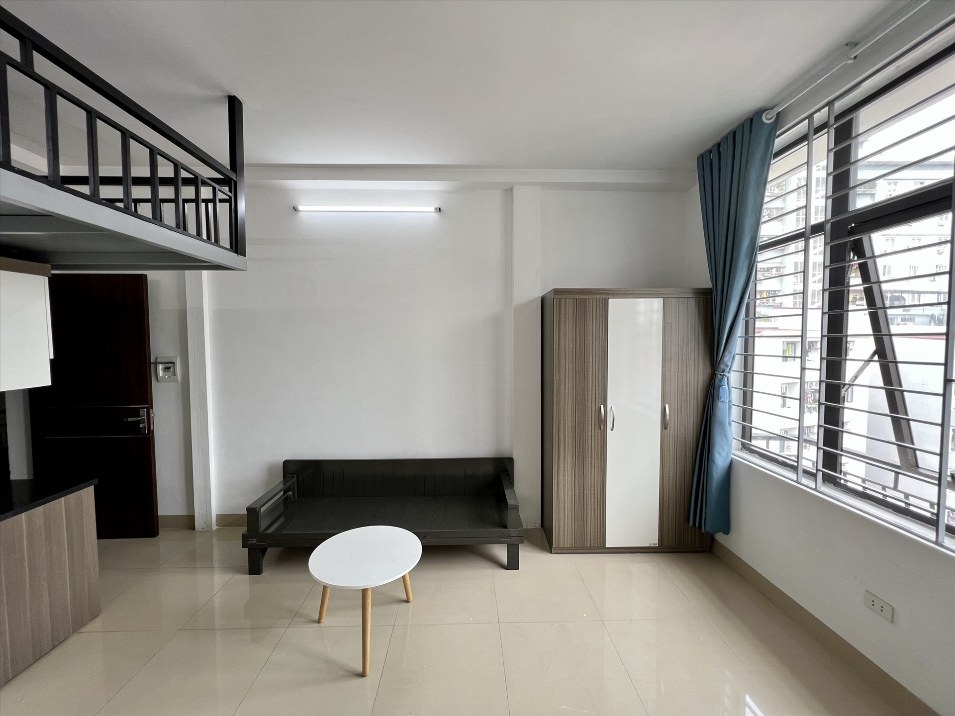Phòng trọ 1 Phòng ngủ 30m2 tại TT House 3 Nguyễn Khánh Toàn - Cầu Giấy - Phòng khách