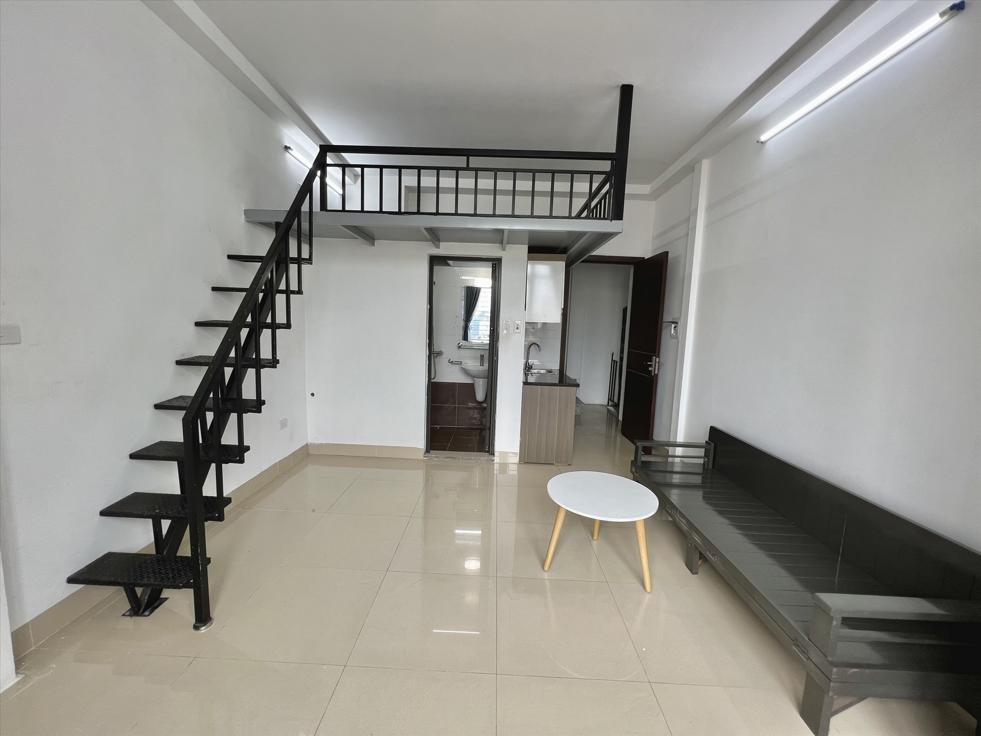 Phòng trọ 1 Phòng ngủ 30m2 tại TT House 3 Nguyễn Khánh Toàn - Cầu Giấy - Phòng khách