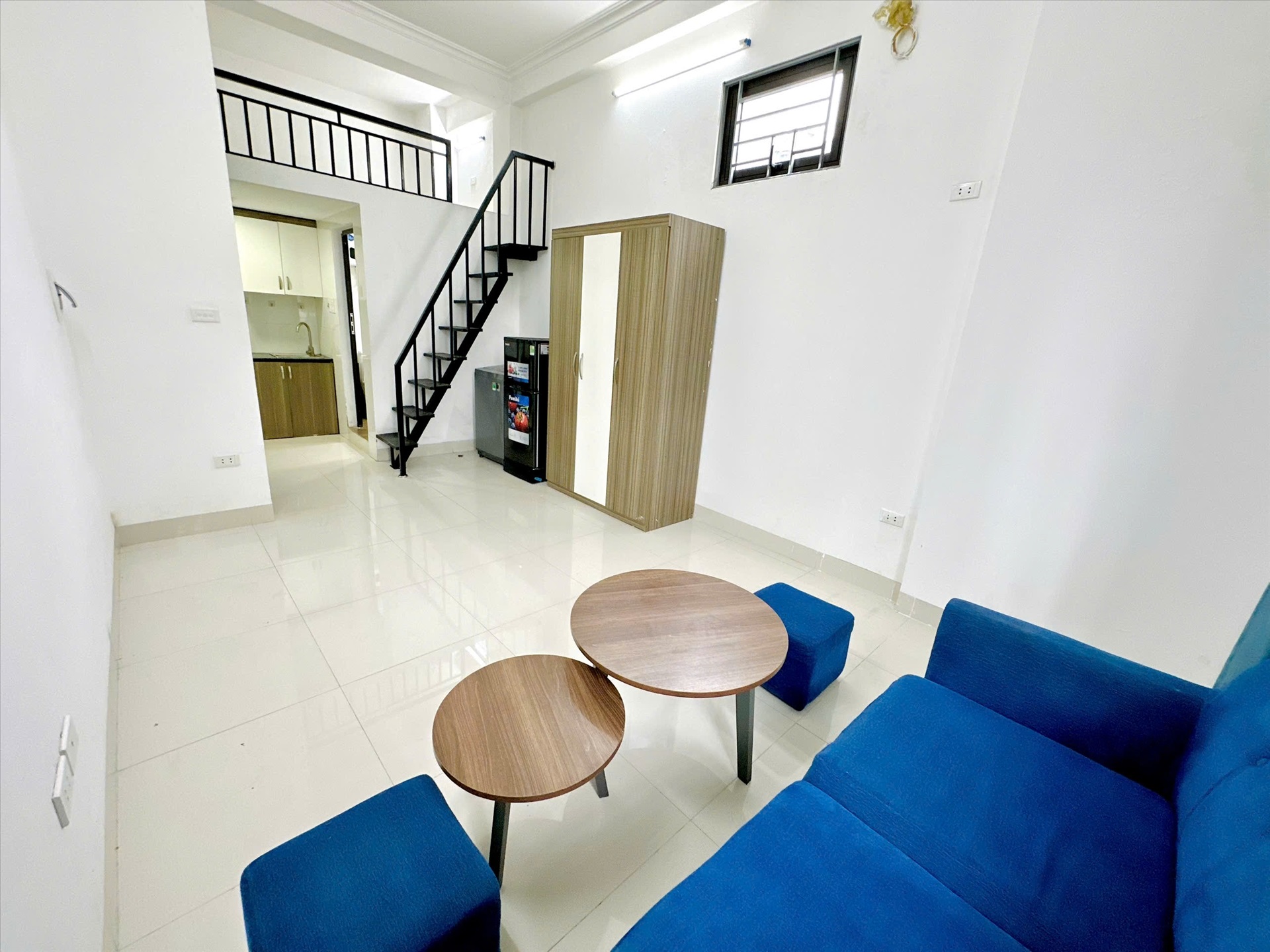 Phòng trọ 1 Phòng ngủ 35m2 tại TT House 3 Nguyễn Khánh Toàn - Cầu Giấy - Phòng khách