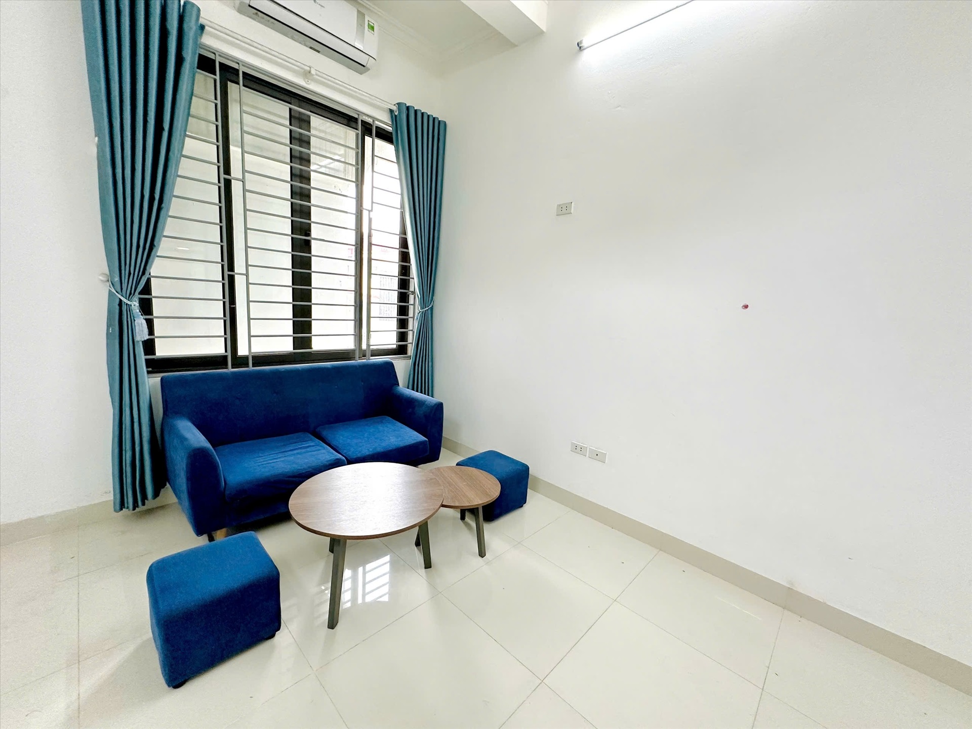 Phòng trọ 1 Phòng ngủ 35m2 tại TT House 3 Nguyễn Khánh Toàn - Cầu Giấy - Phòng khách