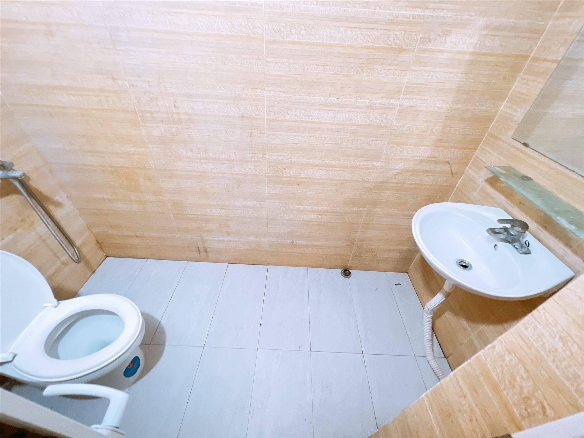 Phòng trọ Studio 25m2 tại Happyhomes Yên Hòa - Cầu Giấy - Phòng tắm