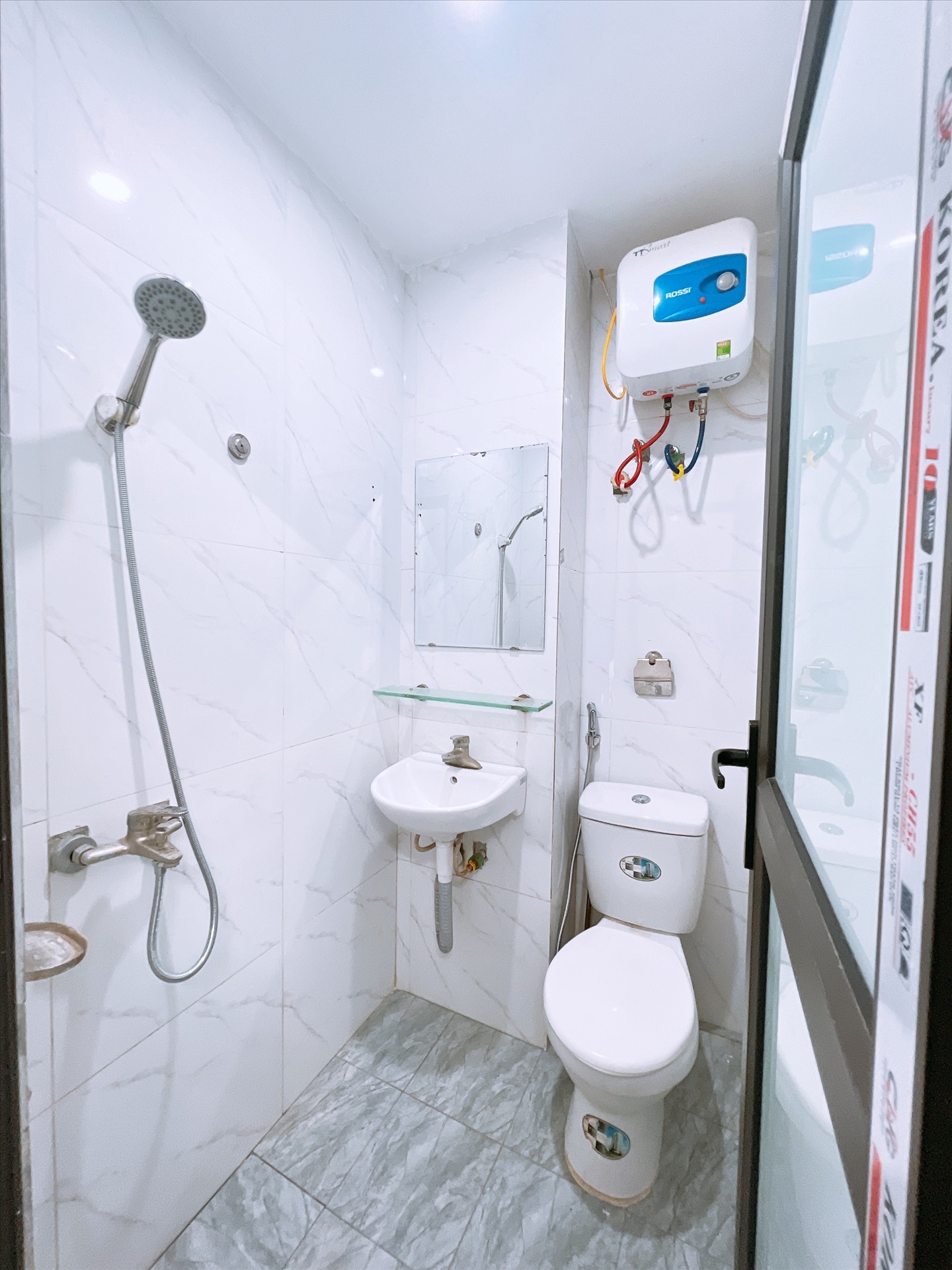Phòng trọ Studio 25m2 tại Happyhomes Hồ Tùng Mậu - Cầu Giấy - Phòng tắm