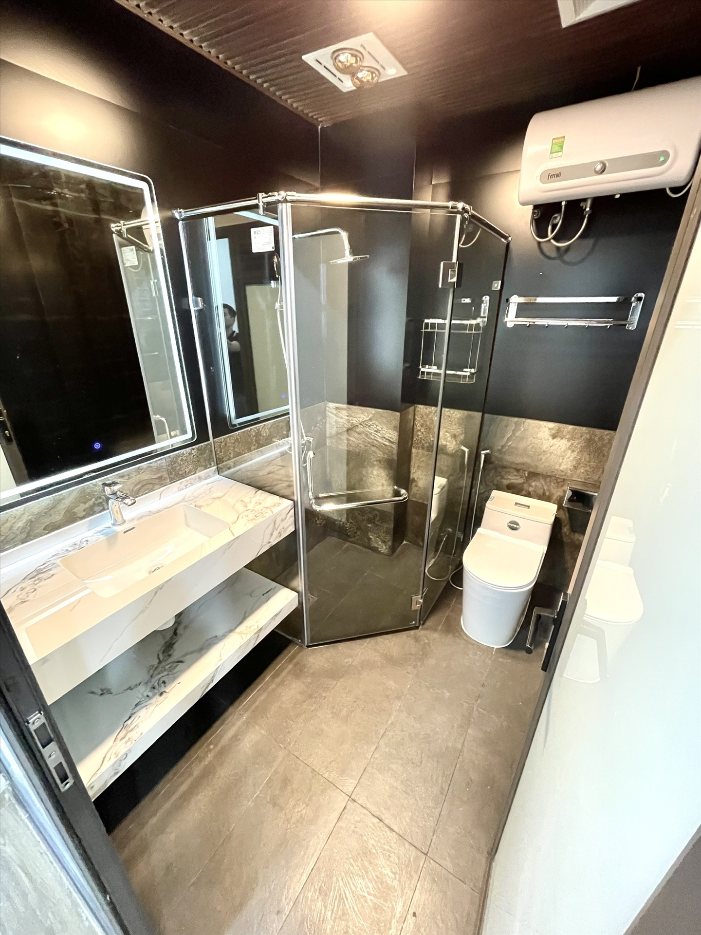 Phòng trọ Studio 40m2 tại Airstay Vương Thừa Vũ - Thanh Xuân - Phòng tắm