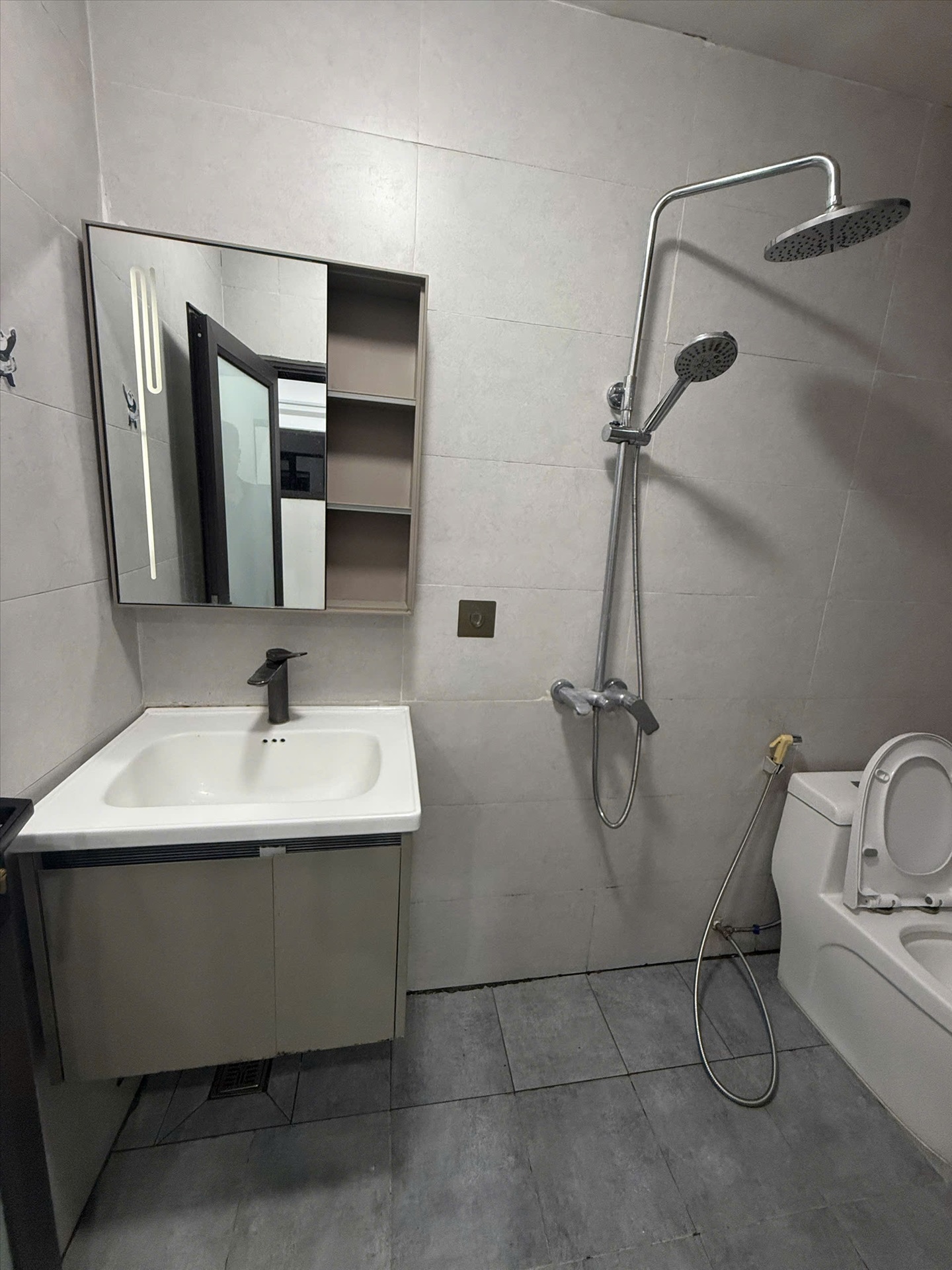 Phòng trọ 2 Phòng ngủ 30m2 tại NV Home Đồng Me - Nam Từ Liêm - Phòng tắm