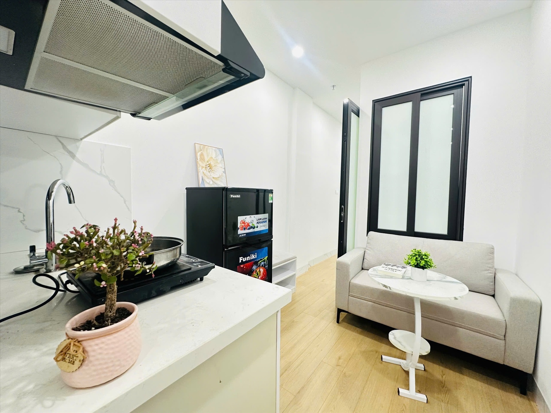 Phòng trọ 2 Phòng ngủ 30m2 tại NV Home B Thái Thịnh - Đống Đa - Phòng khách