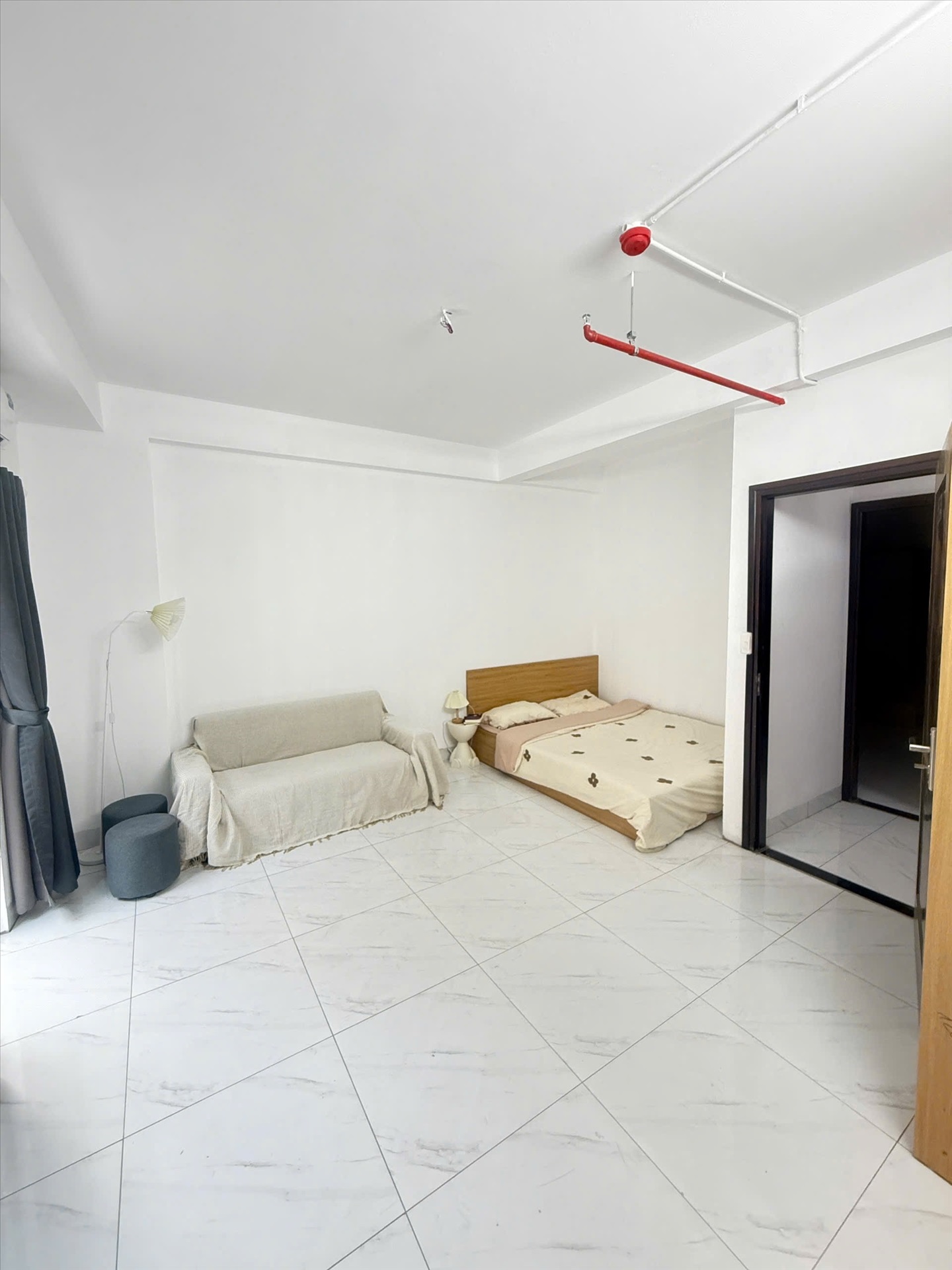 Phòng trọ Studio 35m2 tại VNFI House Mễ Trì Thượng  - Nam Từ Liêm - Phòng khách