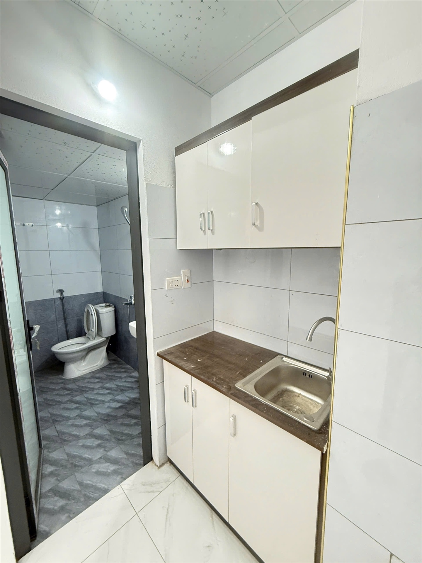 Phòng trọ Studio 35m2 tại VNFI House Mễ Trì Thượng  - Nam Từ Liêm - Phòng bếp