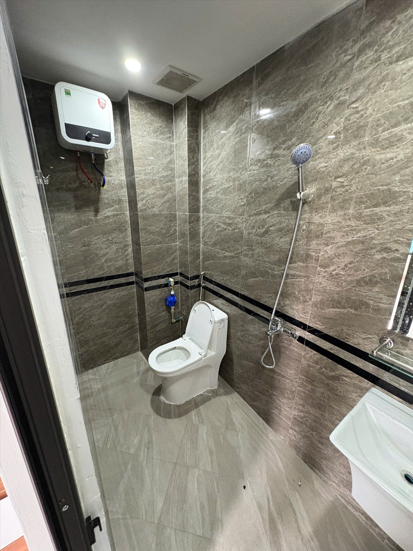 Phòng trọ Studio 24m2 tại Sunshine Giáp Nhất - Thanh Xuân - Phòng tắm