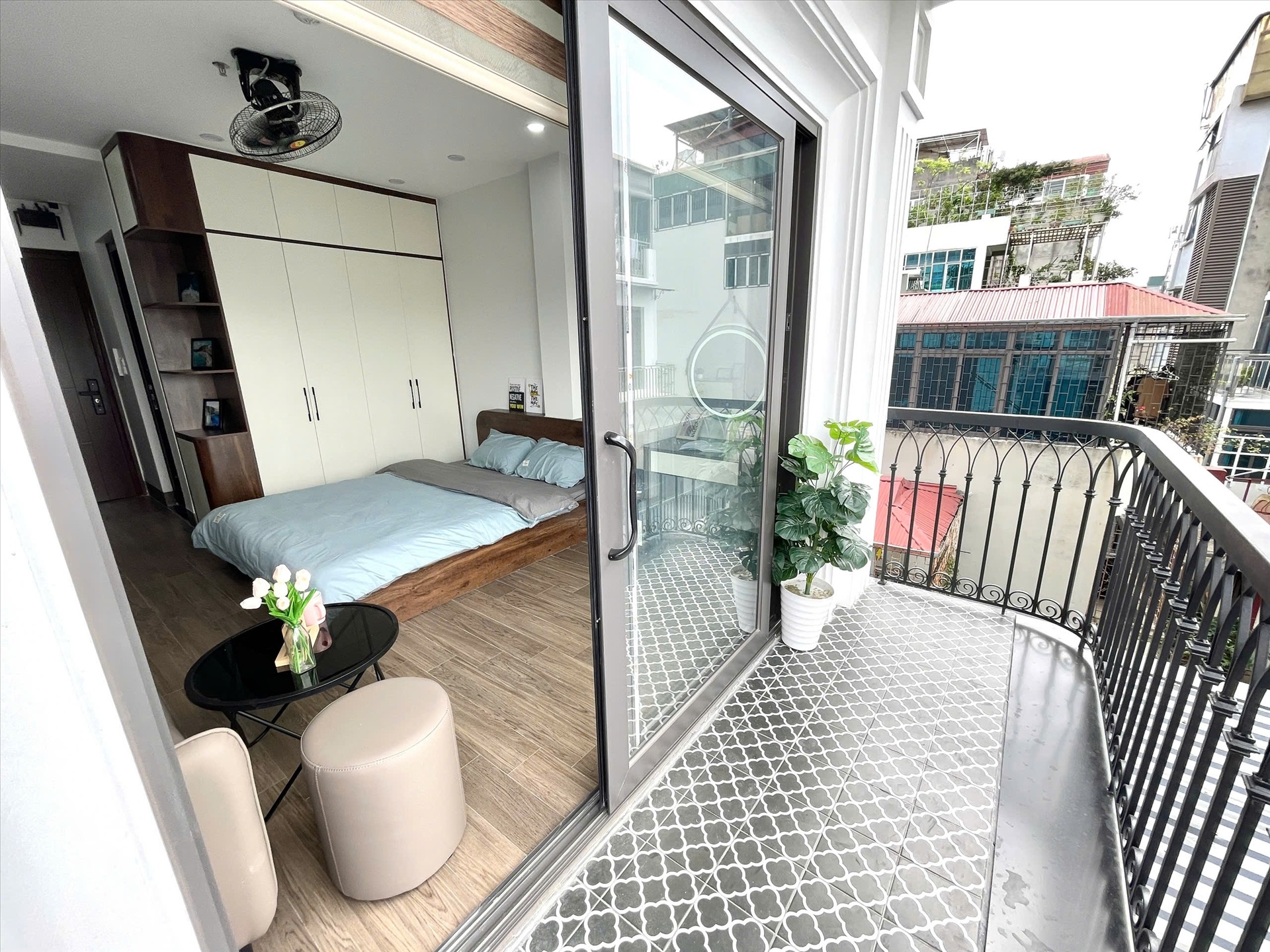 Phòng trọ Studio 30m2 tại Airstay Chợ Khâm Thiên - Đông Đa - Ban công