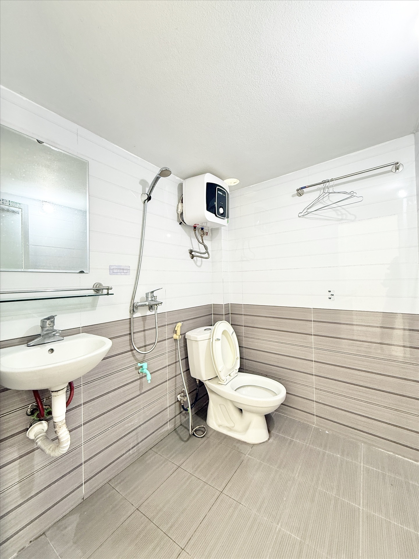 Phòng trọ Studio 30m2 tại Time House 8 Cổ Nhuế - Bắc Từ Liêm - Phòng tắm