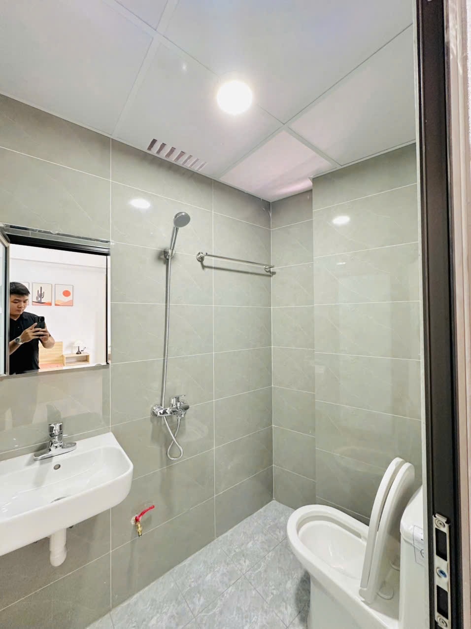 Phòng trọ Studio 27m2 tại CH Home Mễ Trì Thượng - Nam Từ Liêm - Phòng tắm