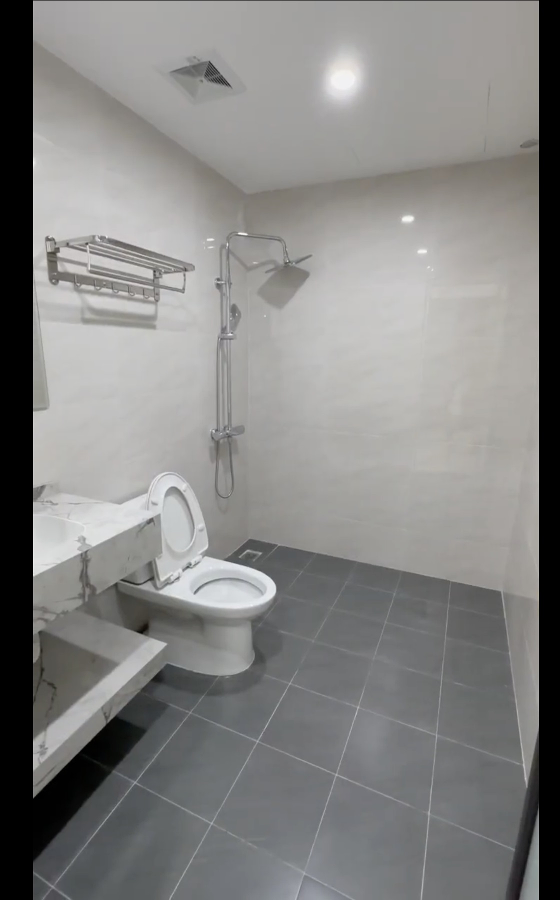 Phòng trọ 1 Phòng ngủ 30m2 tại Friends Team Quan Nhân - Thanh Xuân - Phòng tắm