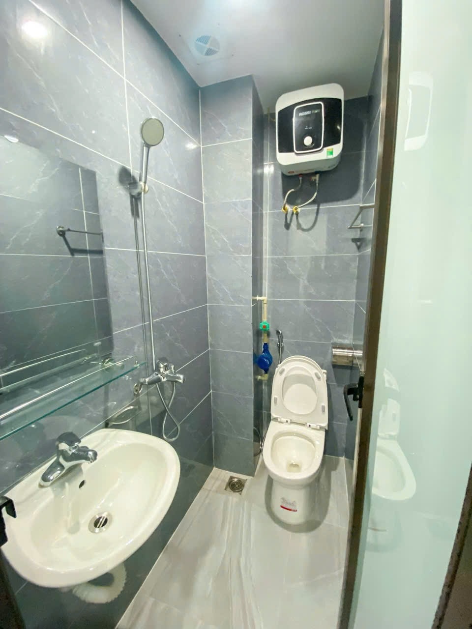 Phòng trọ Studio 18m2 tại Shome Trần Cung - Cầu Giấy - Phòng tắm