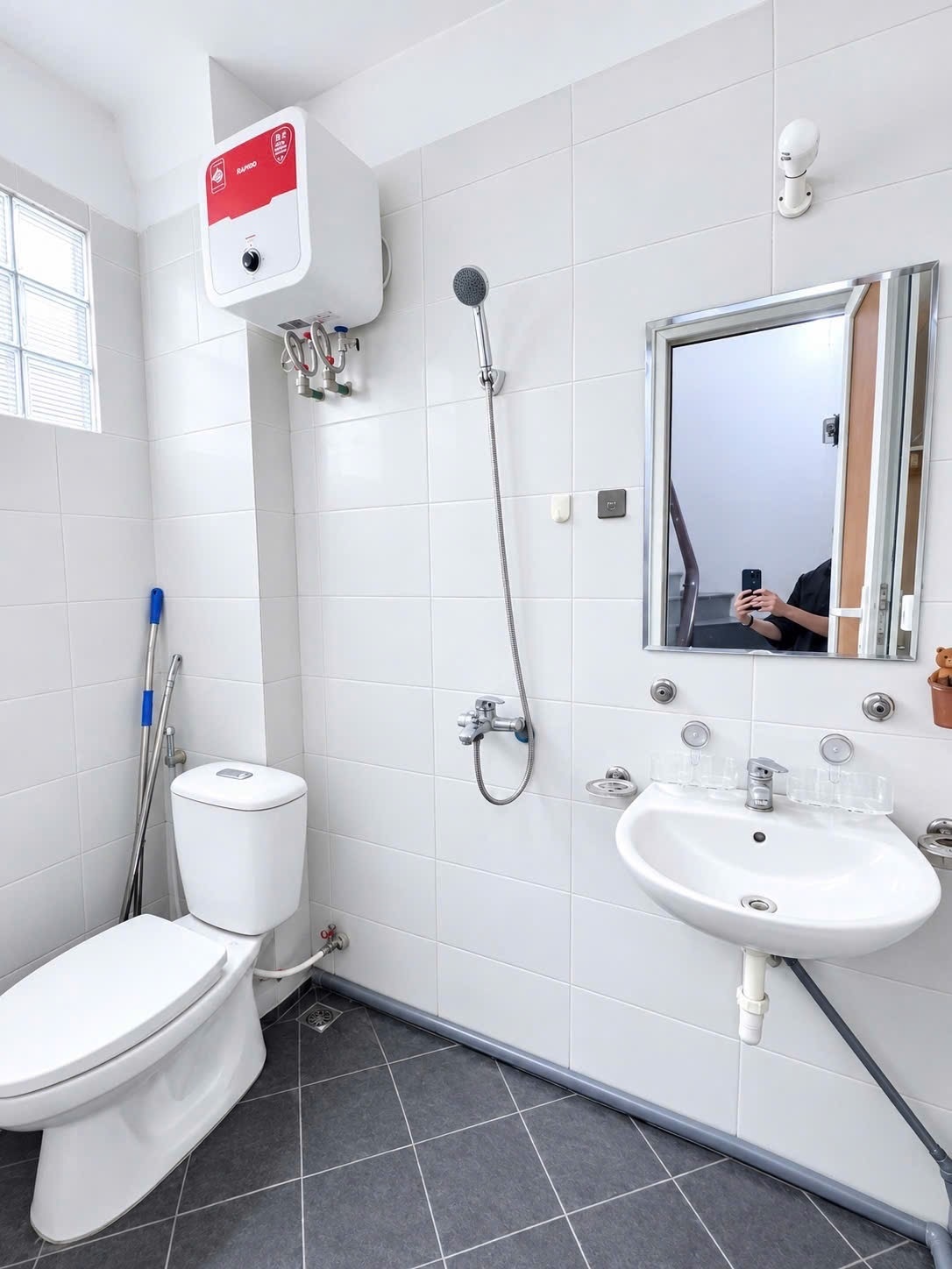 Phòng trọ Studio 25m2 tại Time House 2 Thụy Khuê - Tây Hồ - Phòng tắm