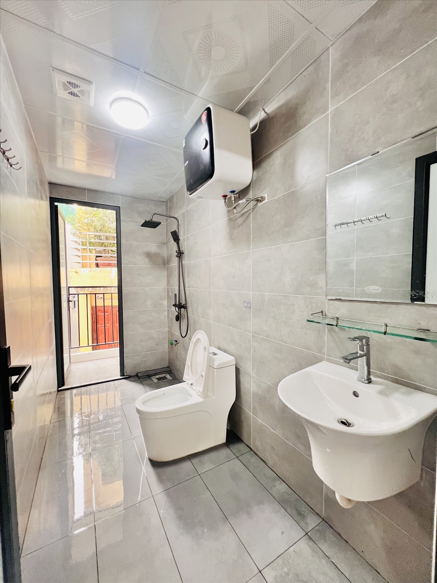 Phòng trọ 1 Phòng ngủ 35m2 tại QM Housing Apartment Lê Quang Đạo - Nam Từ Liêm - Phòng tắm