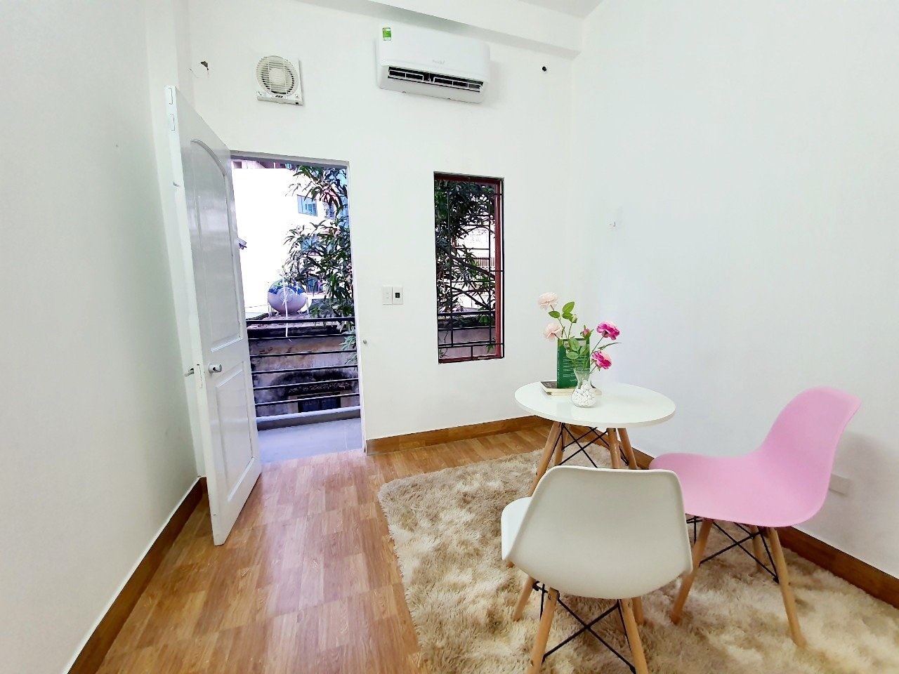 Phòng trọ Duplex 20m2 tại HappyHomes Dịch Vọng - Cầu Giấy - Phòng khách