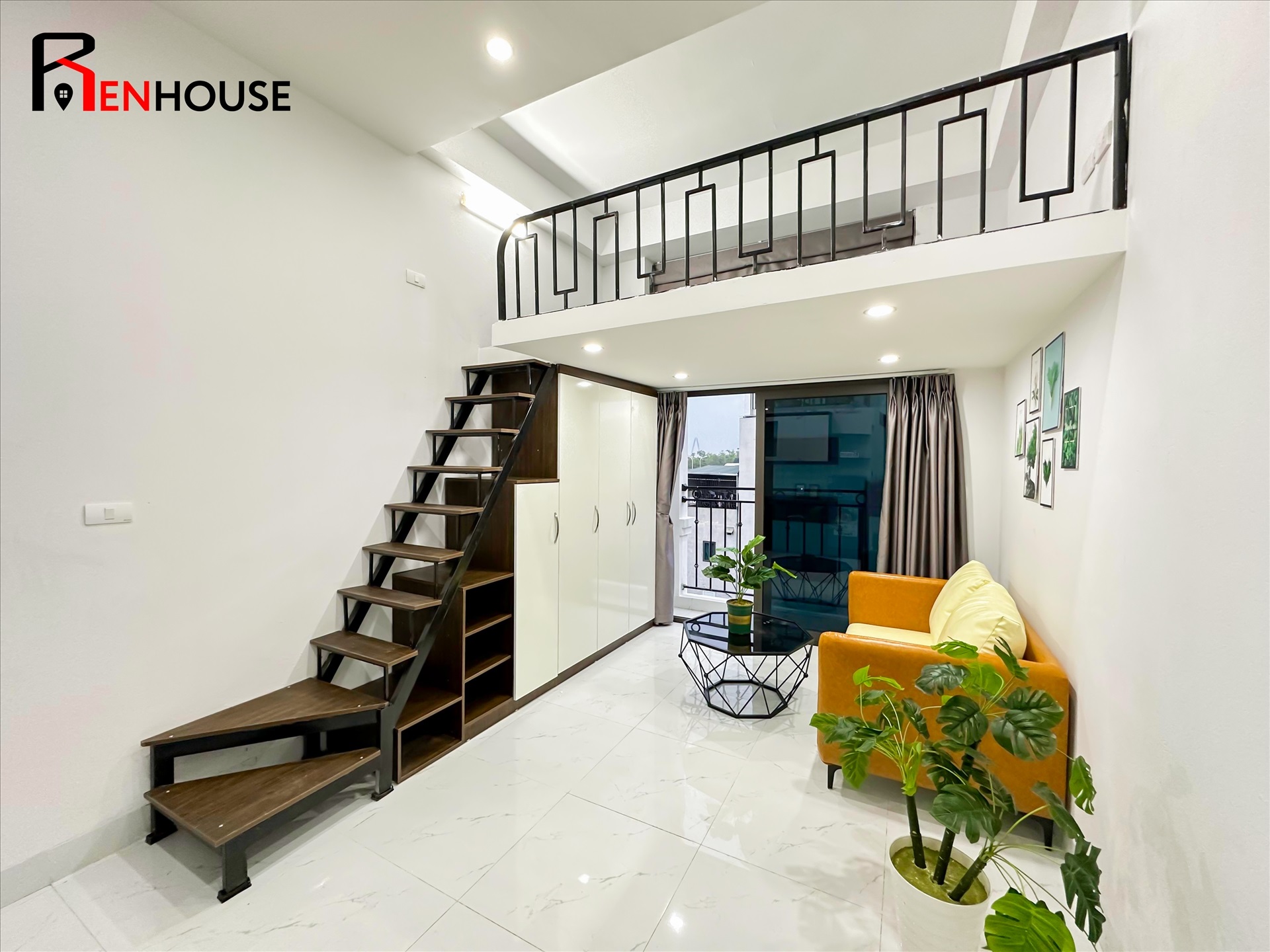 Phòng trọ Duplex 28m2 tại RENHOUSE An Dương Vương - Tây Hồ - Phòng khách