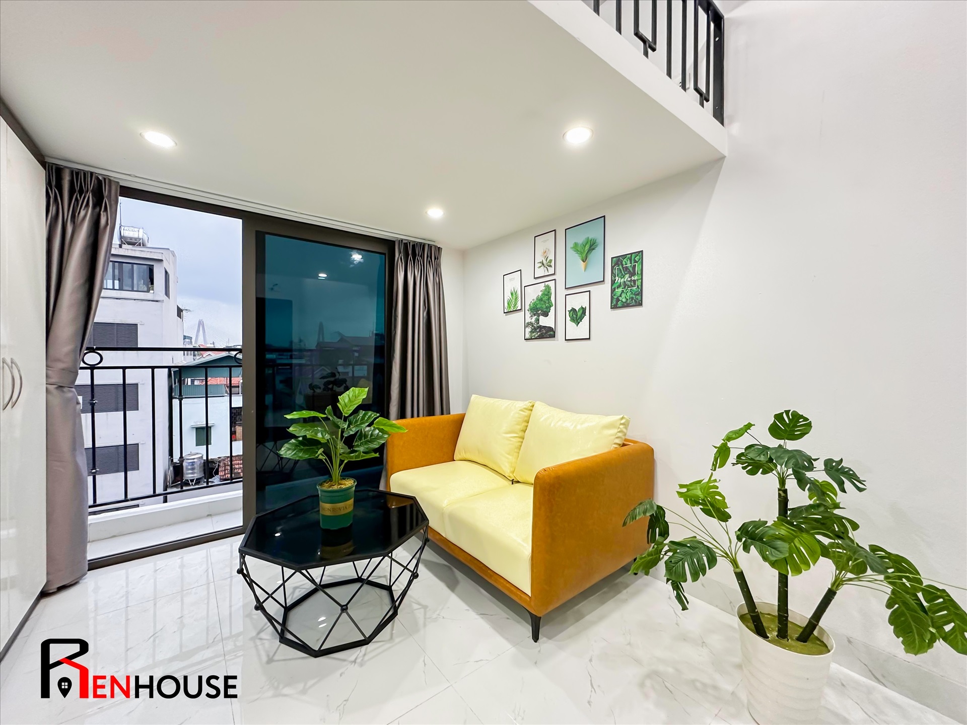 Phòng trọ Duplex 28m2 tại RENHOUSE An Dương Vương - Tây Hồ - Phòng khách