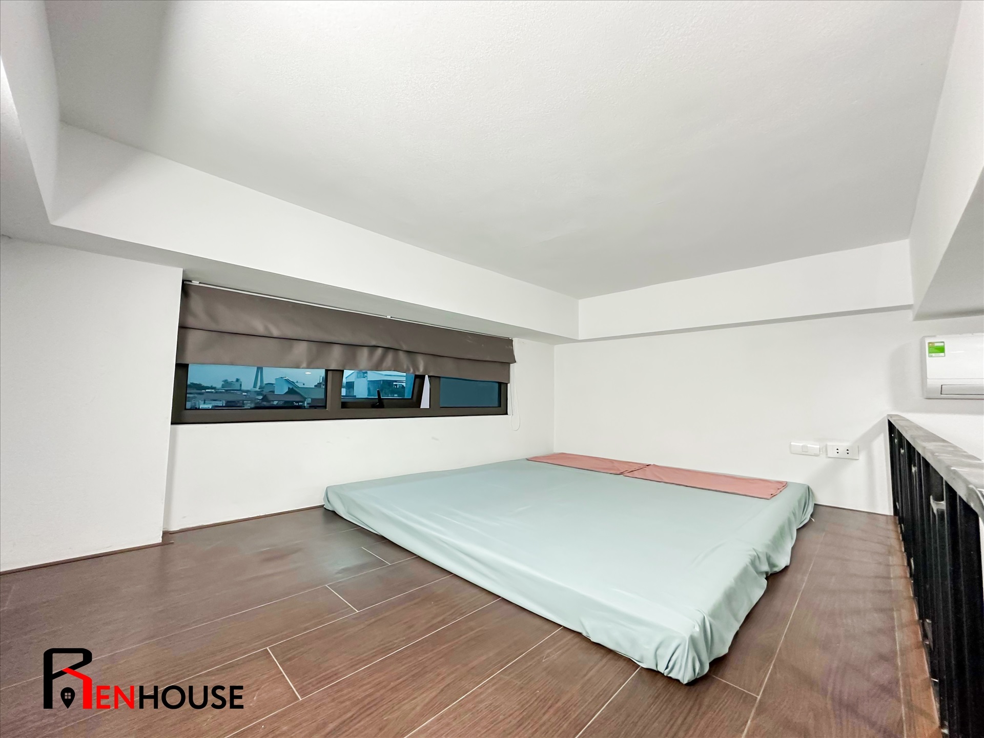 Phòng trọ Duplex 28m2 tại RENHOUSE An Dương Vương - Tây Hồ - Phòng ngủ