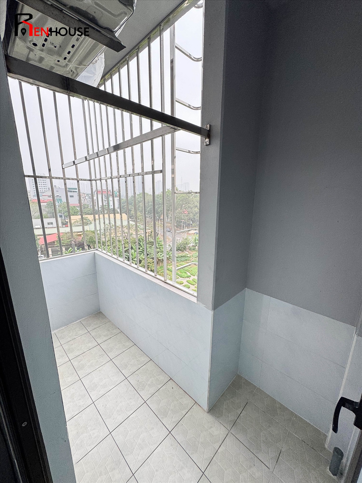 Phòng trọ Studio 28m2 tại RenHouse 1 Phú Kiều - Bắc Từ Liêm - Ban công