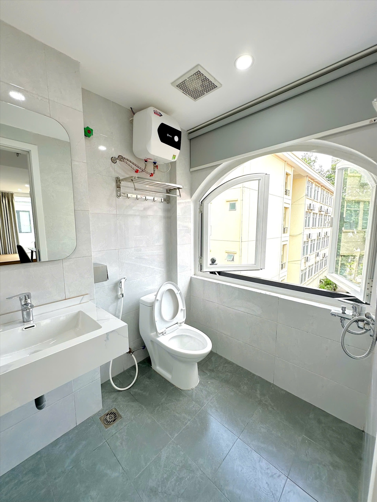 Phòng trọ Studio 28m2 tại TT House Nguyễn Phong Sắc - Cầu Giấy - Phòng tắm