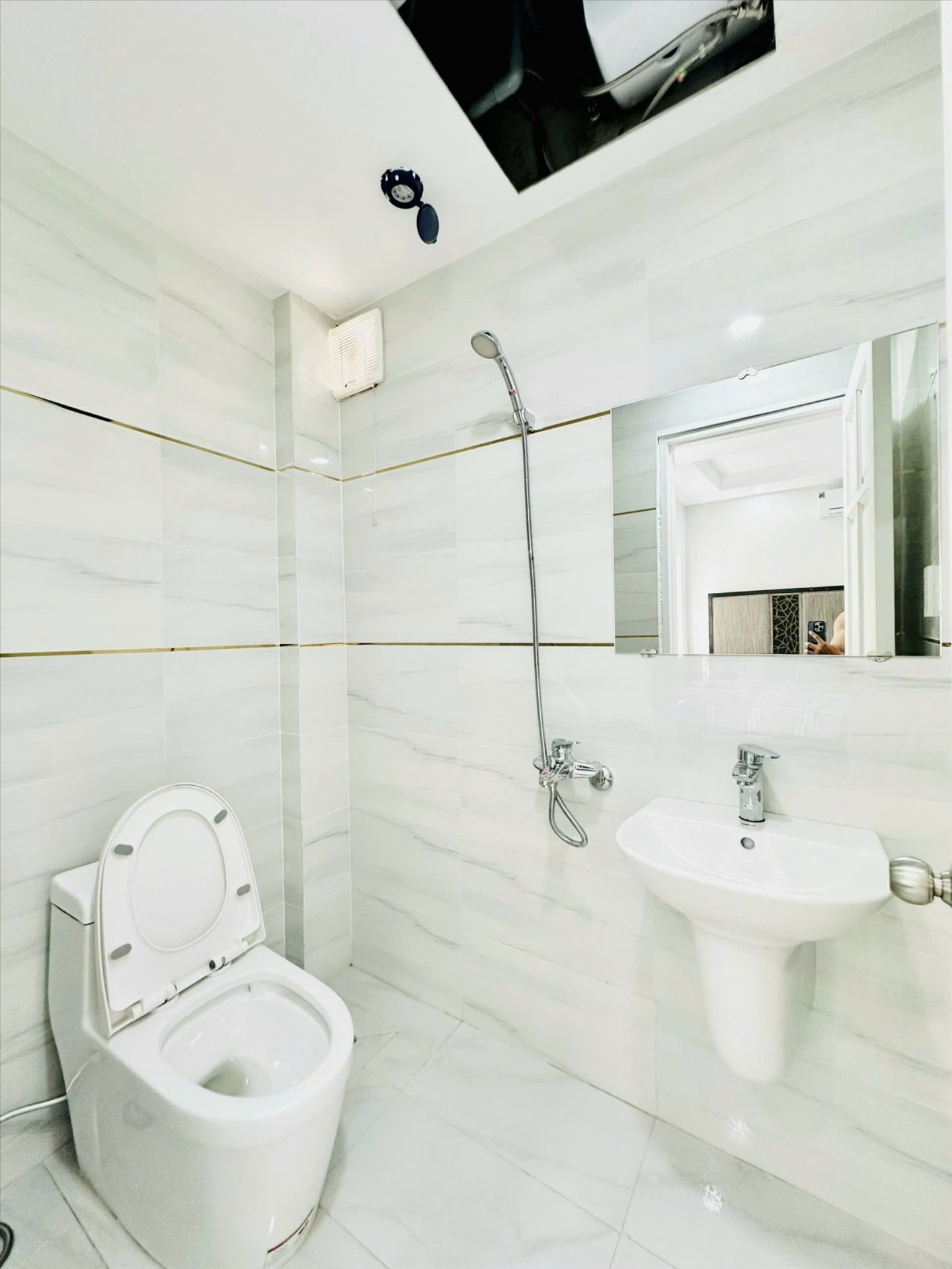 Phòng trọ Studio 25m2 tại Diamond House Bạch Đằng - Bình Thạnh - Phòng tắm